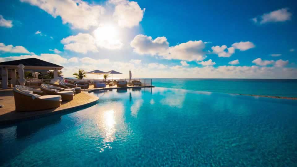 Oceanfront Pool Bar in Bimini, Bahamas