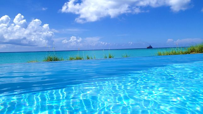 Bimini Bahamas Infinity pool Resorts world Bimini